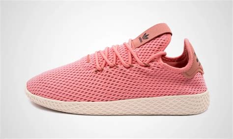 adidas damen rot pharrell williams tennis aufschrifz hu|x pharrell williams tennis sneaker.